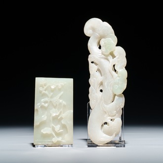 Twee Chinese snijwerken in witte en groene jade, 19/20e eeuw