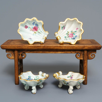 Vier Chinese famille rose rocaille zoutvaten, Qianlong