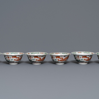 Zes Chinese famille rose Straits of Peranakan kommen met draken, Qianlong merk, 19e eeuw