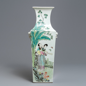 Een vierkante Chinese qianjiang cai vaas, 19/20e eeuw
