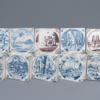 Een lot van 33 bijbelse blauw-witte en mangane Delftse tegels, 18e eeuw