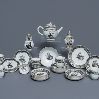 Een 37-delig Chinees grisaille theeservies met decor van Jupiter, Qianlong