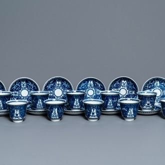 Twaalf Chinese blauw-witte koppen en schotels, 19e eeuw