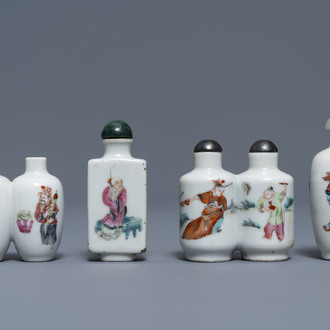 Vier Chinese famille rose porseleinen snuifflessen, 19e eeuw