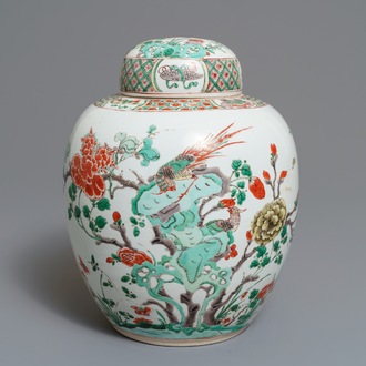 Een Chinese famille verte gemberpot met deksel, Kangxi