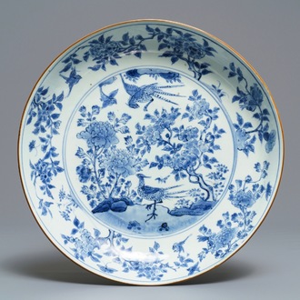 Een Chinese blauw-witte schotel met vogels bij bloesems, Transitie periode