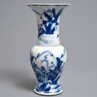 Een Chinese blauw-witte yenyen vaas met figuren in een landschap, Kangxi