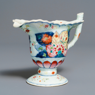 Een Chinese famille rose kan met 'Tabaksbladeren' decor, Qianlong
