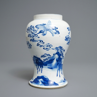 Een Chinese blauw-witte vaas met herten en kraanvogels, Kangxi