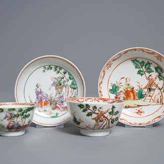 Twee Chinese famille rose koppen en schotels met kersenplukkers, Qianlong