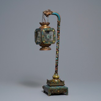 Een Chinese cloisonné lantaarn, Republiek