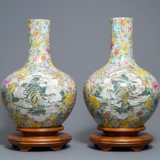 Een paar grote Chinese famille rose millefleurs vazen, Qianlong merk, 19/20e eeuw