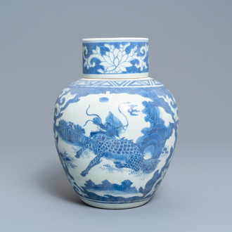 Een grote Chinese blauw-witte dekselpot met mythische dieren, Hatcher cargo scheepswrak, Transitie periode