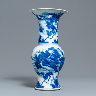 Een Chinese blauw-witte yenyen vaas met herten en kraanvogels, Kangxi