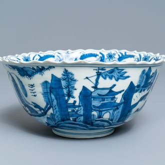 Een Chinese blauw-witte kom met een landschap met pagode, Wanli