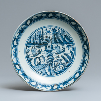 Een Chinese blauw-witte schotel met een landschap, Jiajing