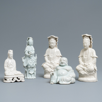 Vijf Chinese Dehua blanc de Chine figuren, 19/20e eeuw