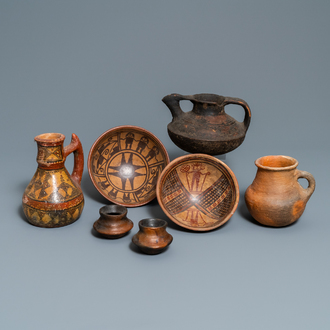 Een diverse collectie deels beschilderd aardewerk, Midden- en Zuid-Amerika