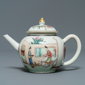 Une théière et son couvercle en porcelaine de Chine famille rose, Yongzheng