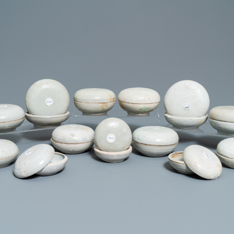 Dertien Chinese Swatow dekseldozen, Binh Tuan scheepswrak, Ming
