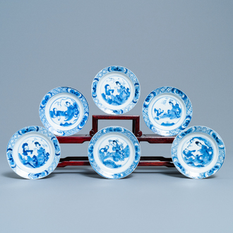 Zes Chinese blauw-witte bordjes met Lange Lijzen en jongens, Kangxi