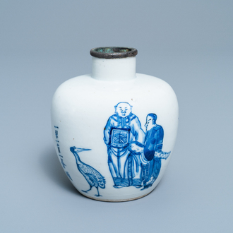 Een Chinees blauw-wit 'Bleu de Hue' vaasje voor de Vietnamese markt, 19e eeuw