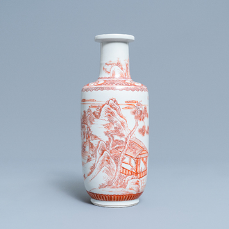 Een Chinese rouleau vaas met ijzerrood landschapsdecor, Kangxi