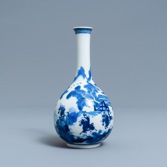 Een Chinese flesvormige blauw-witte vaas met ruiters, Kangxi