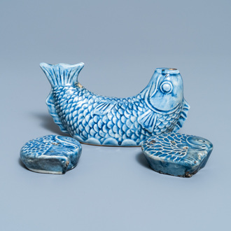 Drie monochrome blauwe visvormige waterdruppelaars, Korea, Joseon, 19e eeuw
