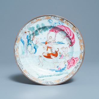 Een Chinees famille rose 'Vier elementen' bord met de voorstelling van water, Qianlong