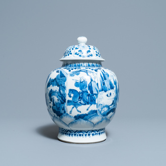 Een Chinese blauw-witte dekselvaas met ruiters te paard, Kangxi