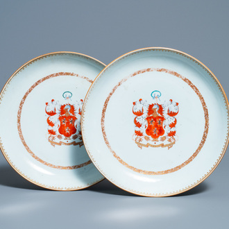 Een paar Chinese schotels met het wapen van Ross of Balnagowan voor de Schotse markt, Qianlong