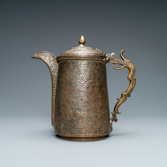 Een deels vergulde en vertinde koperen dekselpul, Safavid, Perzië, 17/18e eeuw