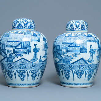 Een paar grote Chinese blauw-witte dekselpotten, Kangxi