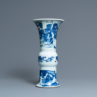 Een Chinese blauw-witte 'gu' vaas met ruiters te paard, Kangxi