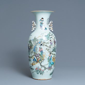 Een Chinese qianjiang cai vaas met tweezijdig decor, 19/20e eeuw