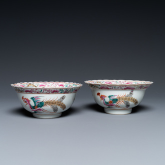 Een paar Chinese famille rose kommen voor de Straits of Peranakan markt, 19e eeuw