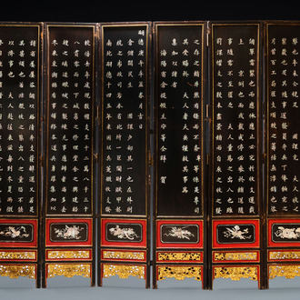 Een Chinees zesdelig houten kamerscherm met inlegwerk van parelmoer voor de Straits of Peranakan markt, 19e eeuw