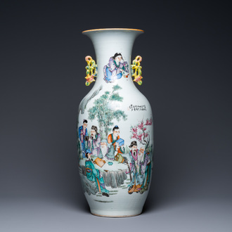 A Chinese two-sided qianjiang cai and famille rose vase, 19/20th C.
