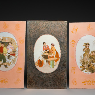 Drie Chinese plaquettes met Culturele Revolutie decor