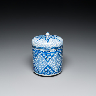 Pot couvert en porcelaine de Chine en bleu et blanc, Kangxi