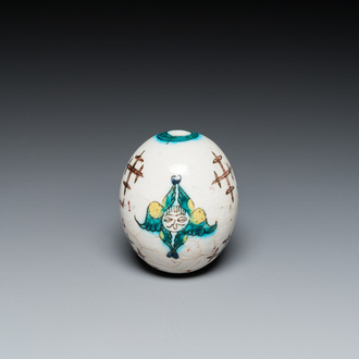 Een polychroom eivormig hangend ornament, Kutahya, Turkije, 19e eeuw