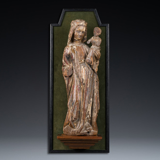 Een gepolychromeerde houten sculptuur van een Madonna met Kind, Zuidelijke Nederlanden, 14/15e eeuw