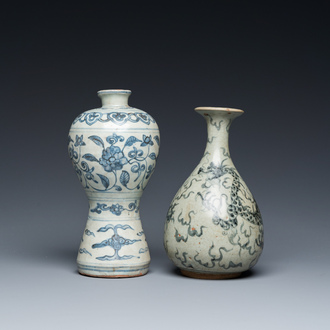 Een Chinese blauw-witte 'meiping' vaas en een 'yuhuchunping' vaas, Ming of later