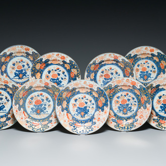 Negen Chinese Imari-stijl borden, Qianlong