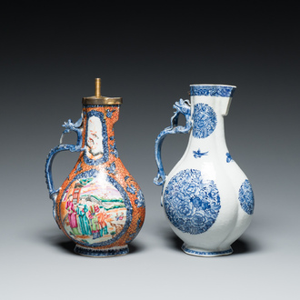 Een Chinese famille rose 'draken' kan met mandarijns decor en een blauw-witte met floraal decor, Qianlong