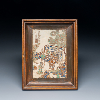 Een polychrome Bien Hoa plaquette, Vietnam, 20e eeuw