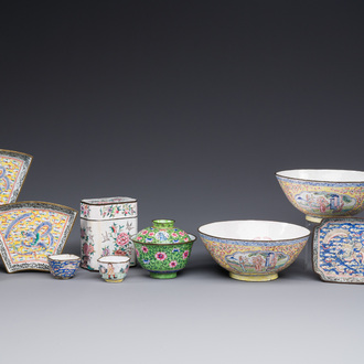 Een gevarieerde collectie Chinese Canton email, 19e eeuw