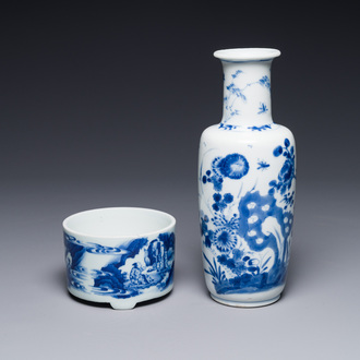 Een Chinese blauw-witte rouleau vaas en een wierookvat op drie poten, Kangxi