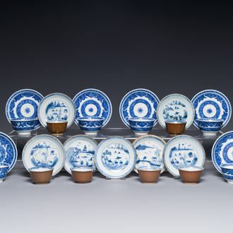 12 Chinese blauw-witte koppen en 13 schotels, waarvan met capucijnbruine glazuur, Kangxi/Qianlong